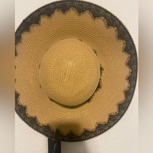 Wicker/lace trimmed hat